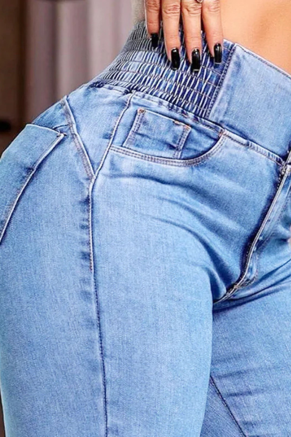 MILA - HIGH-WAIST STRETCH FLARED JEANS